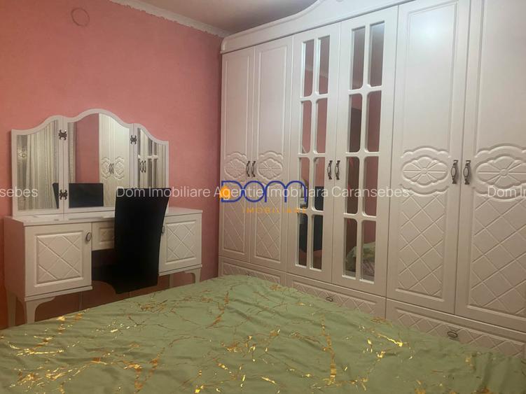 De vanzare apartament 3 camere decomandat, parter - 2