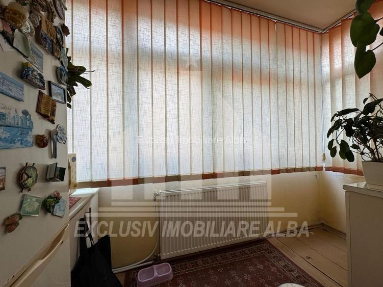 Apartament cu 3 camere | 2 bai | 64 mp | Parcare | Cetate - Mercur - 3