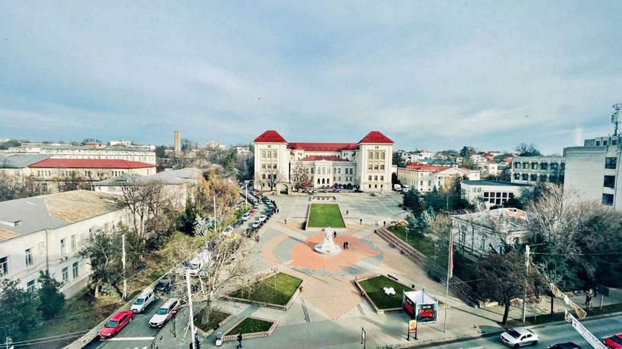 Independentei - vis-a-vis UMF, 3 camere mobilat si utilat - 4