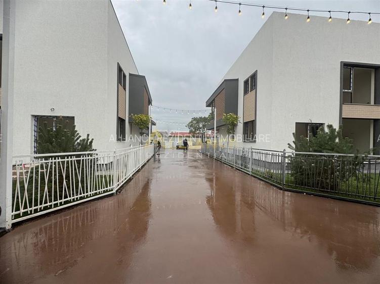 Cel mai deosebit proiect_ansamblu inchis _4 minute pana la statia STV - 11