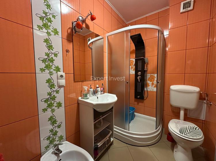 Apartament 3 camere- 2 bai - 2 balcoane - mobilat - parcare - Calea Cisnadiei - 9