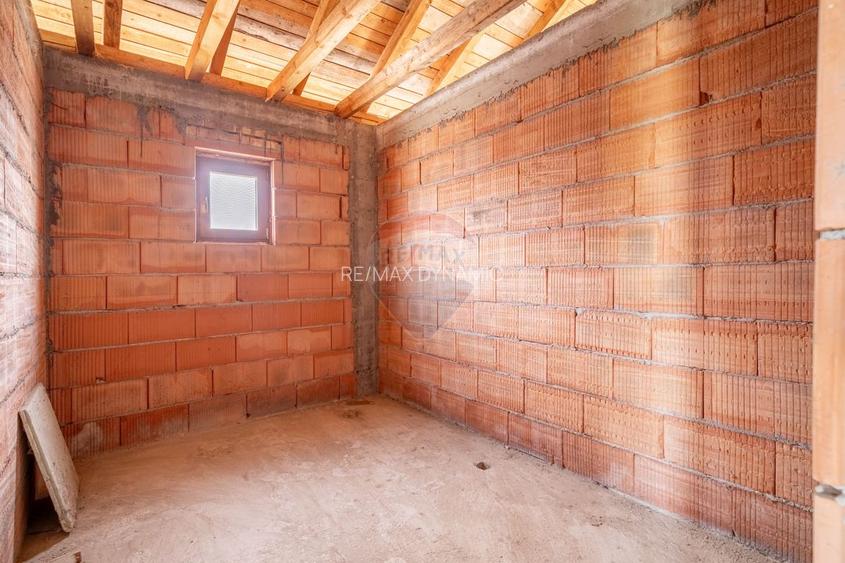 Casă / Vilă nouă de vânzare, la roșu, 5 camere, 225mp, Fântânele, Arad - 25