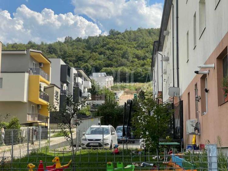 Casa 4 camere de vanzare in Floresti - 2