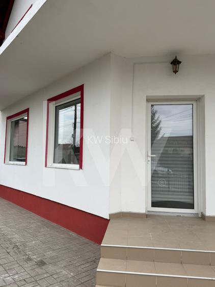 Spatiu comercial de inchiriat - 30 mp - zona foarte linistita de case - 7