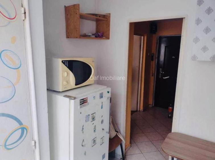51990euro -Garsoniera in bloc mixt -metrou grigorescu -parc ior - 3