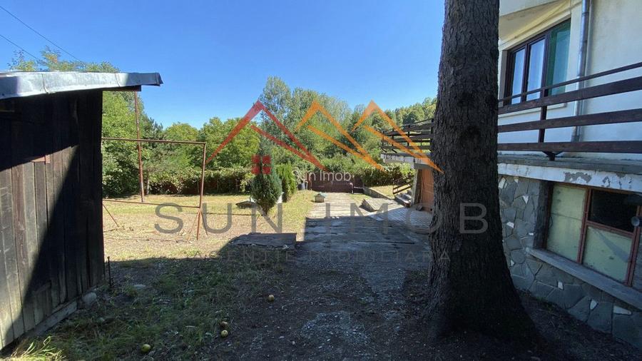 Vila de vanzare, teren 3100 mp, 7 camere, 6 grupuri sanitare, 3 CT, an 1997 - 55