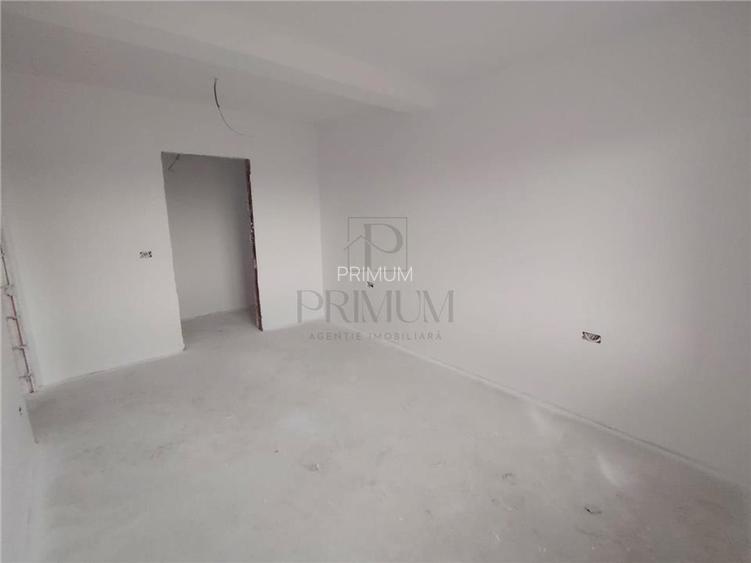 Duplex despartit prin camera tehnica - teren generos - personalizare interiora - 10