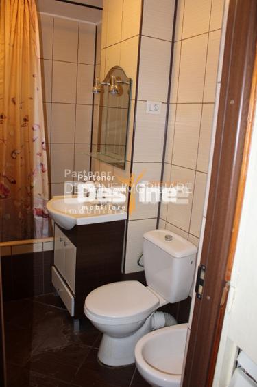 Apartament 3 camere decomandat de 61 mp 2 băi la parter cartier Favorit - Roman - 8