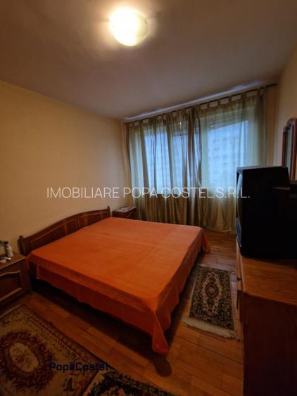 Piata Ramnicu Sarat - 3 camere decomandatE, 64 mp, balcon, etaj 5/10, metrou - 3