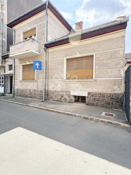 Casa de vanzare ultracentral in Oradea, strada Postavarului - 20