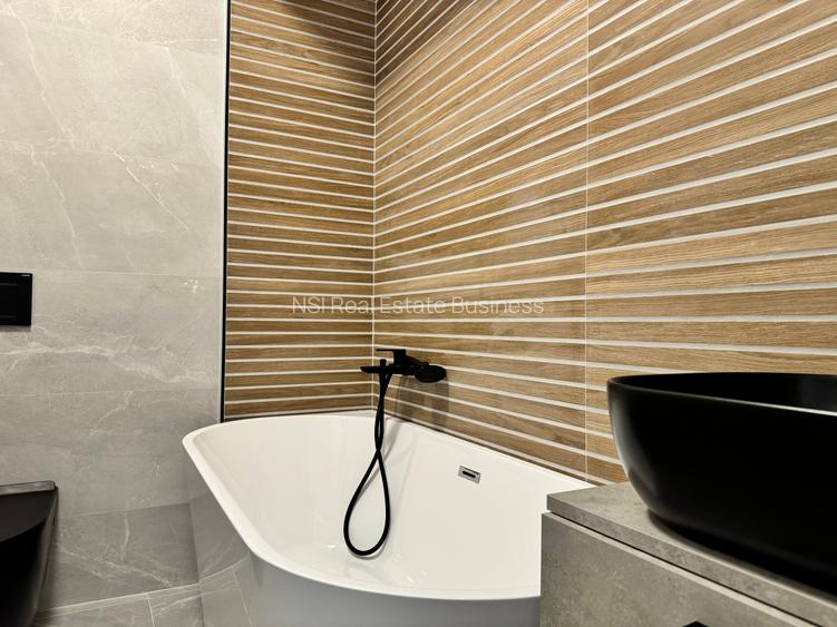 Vedere Panoramica asupra Lacului | Parc Privat | LakeView Garden | - 6