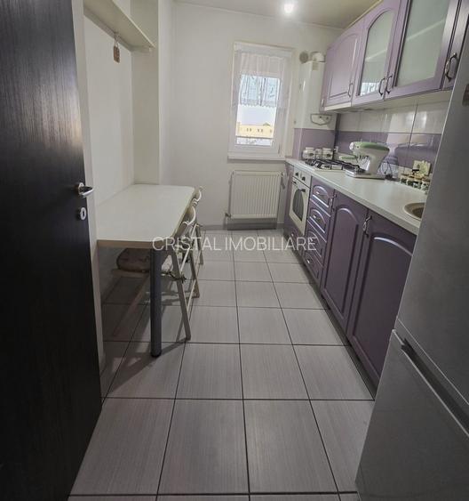 Închiriere Apartament cu 2 camere, centrala proprie, decomandat, Titan - 2