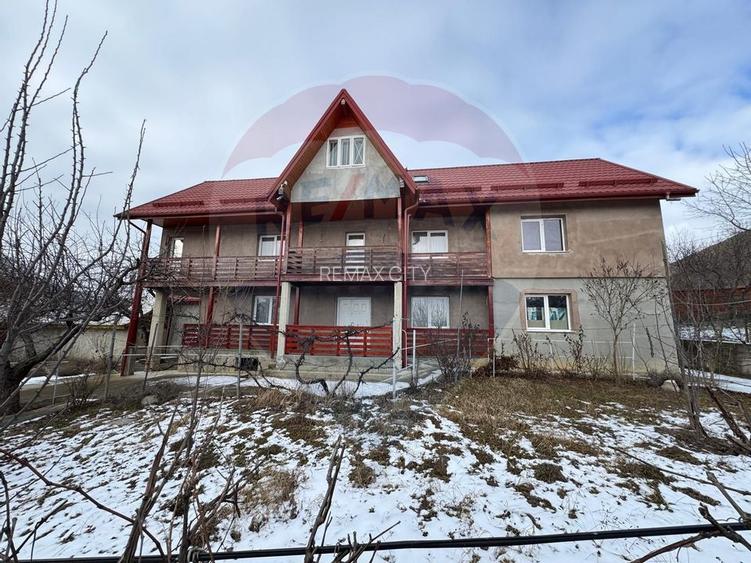 Casă / Vilă cu 6 camere de vânzare în zona Darmanesti - 55