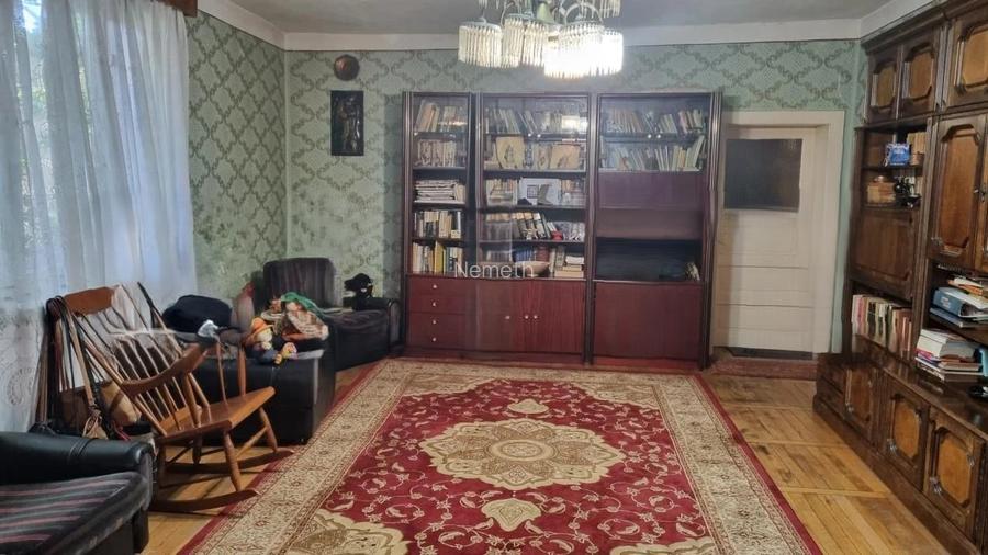 Casă de vânzare cu 4 camere în zona 14 Mai - 4