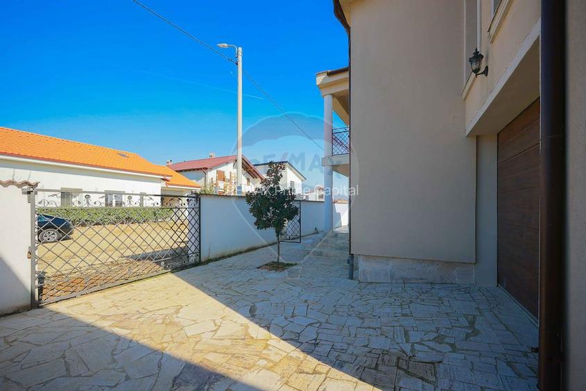 De vânzare Casă/Pensiune în zona Nufărul - Sânmartin - 48