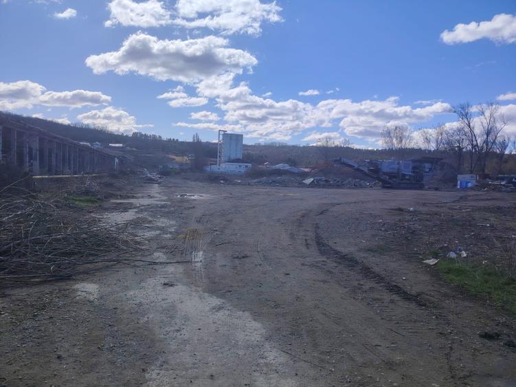 Teren industrial Tomesti