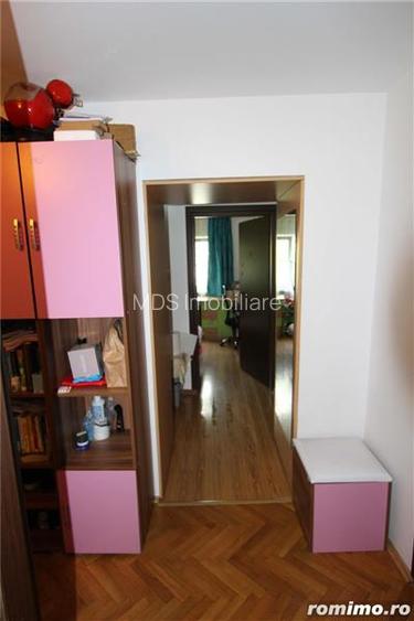 Decomandat cu 2 bai, modelul cel mai mare - 8