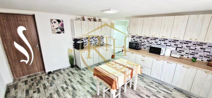 Vand casa recent renovata cu 900 mp curte si gradina in Carpinis - 6