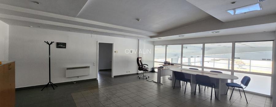 Showroom auto suprafata 6500 mp, teren 1500 mp, deschidere 90 ml la DN 1. - 15