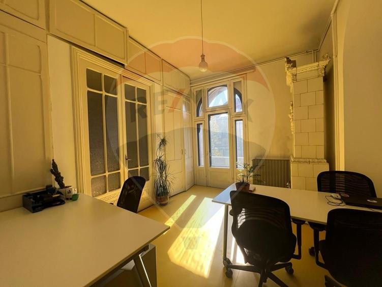 Apartament cu 4 camere de închiriat în zona Dacia pretabil birou
