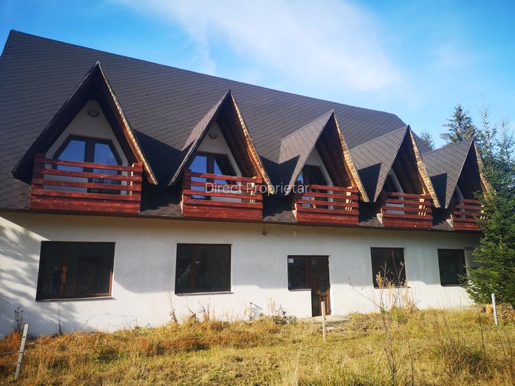 Pensiune 7 camere cu bai proprii, living si bucatarie - 16