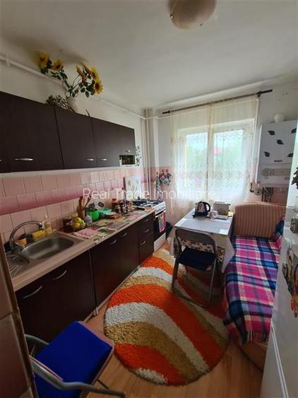 Apartament 2 camere decomandat, 2 balcoane,  etajul 2 Racadau Parcul Trandafiril - 4
