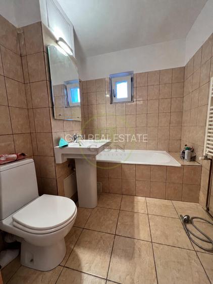 Apartament 3 camere, decomandat, cartier Sarari, zona Liceu Henri Coanda - 8