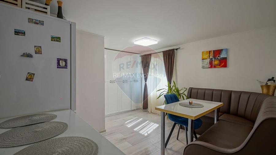 Casă / Vilă Săsească cu 6 camere de vânzare in Vulcan, Brasov - 10