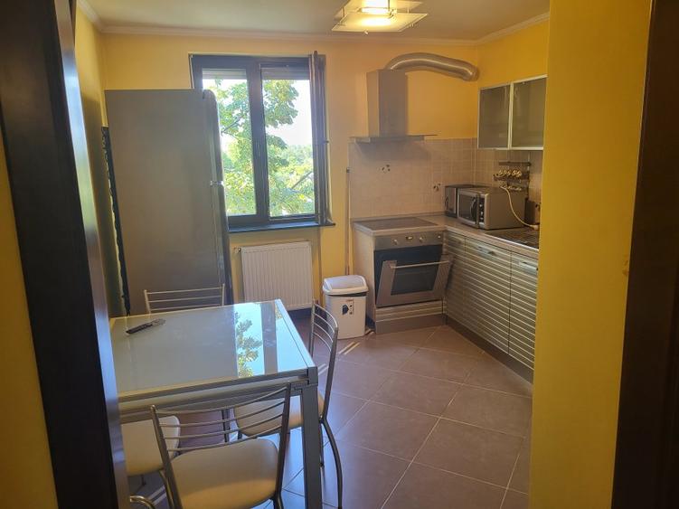 Apartament 3 camere de închiriat Splaiul Crișanei
