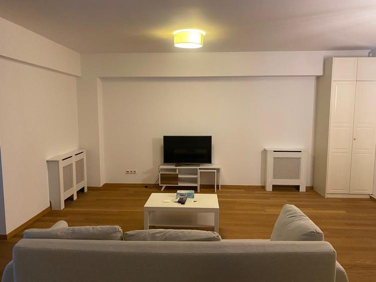 Aviatiei Pipera, 2001, 93mp, 2 bai,