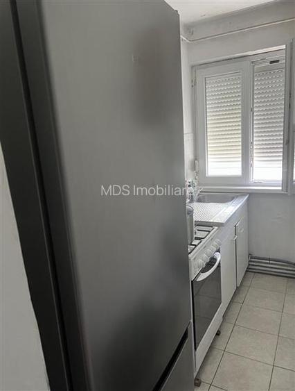 Apartament 4 camere etaj 3 cu centrală propie - 8