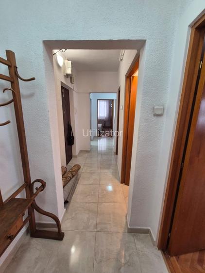 Apartament 3 camere – zona centrala Targoviste, Piata 1 Mai - 13