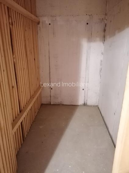 Apartament  cu doua camere zona Coresi-Kasper - 9