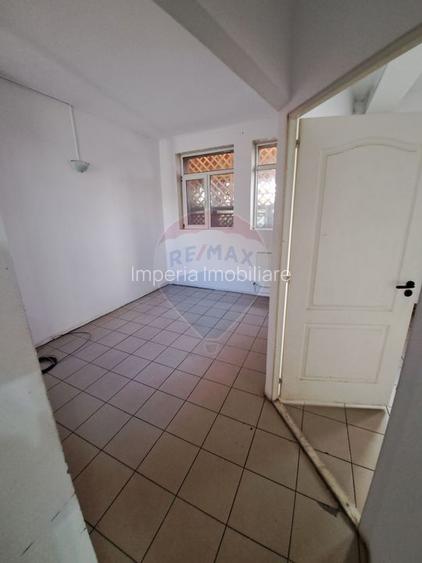 Spatiu comercial de inchiriat in zona 1 Mai - 13