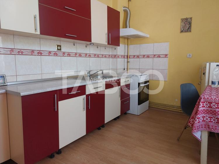 Apartament la casa 52 mp 2 camere terasa pivnita central Cisnadie - 2