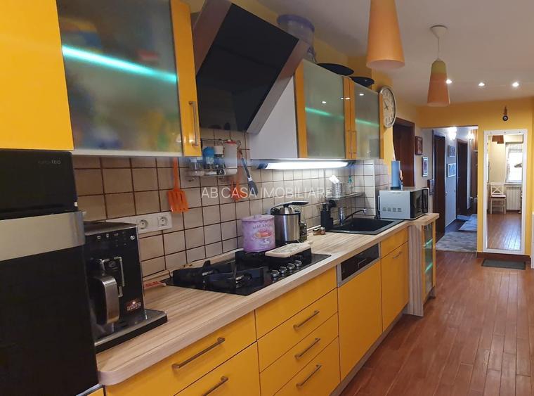 Ap 3 camere, 90 mp, 2 băi, 1 balcon, et. 3, Girocului, cu garaj, comision 0% - 4