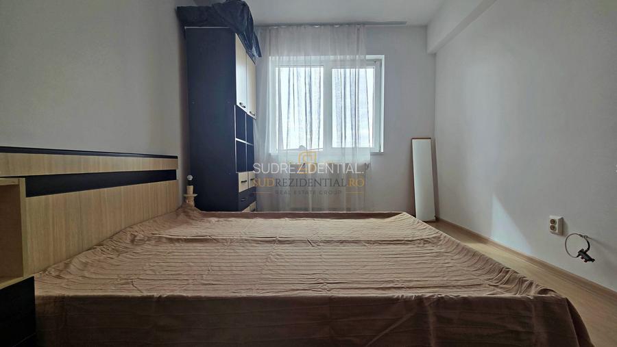 Apartament 3 camere de vanzare, decomandat, Aparatorii Patriei, Sect 4 - 5