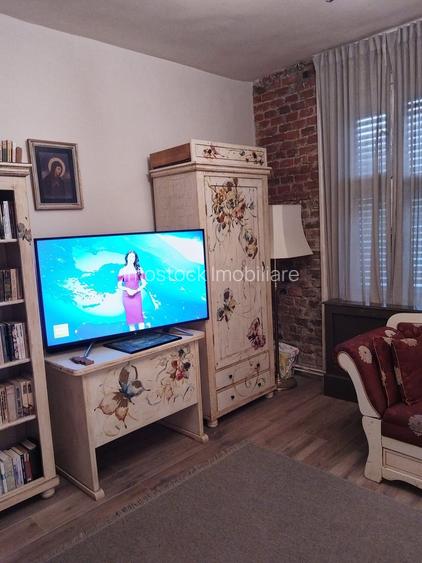 Casă -zona Liviu Rebreanu - 25