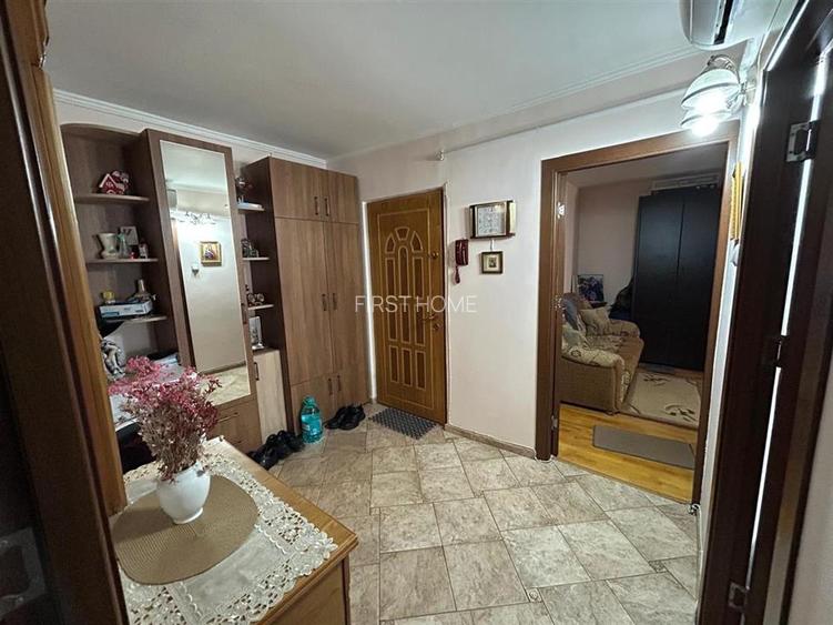 Apartament cu 2 camere de vanzare, 57mp, zona centrala, Piata Moldovei, Directia - 9