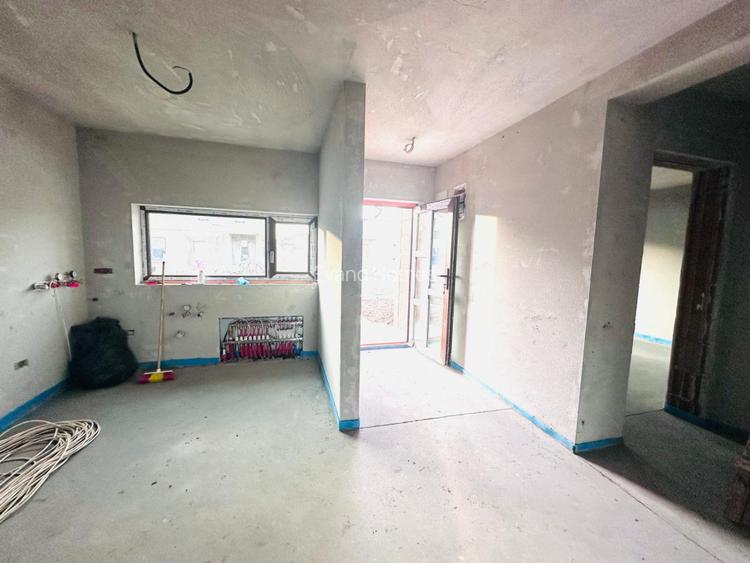 Duplex pe parter 4 camere si 2 bai - Mosnita Noua in zona foarte buna - 14