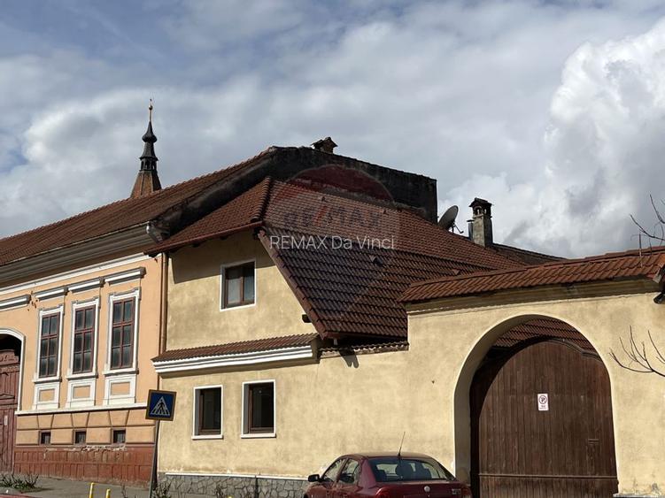 Casă / Vilă cu 10 camere de vânzare în zona Ultracentrală Râșnov - 4