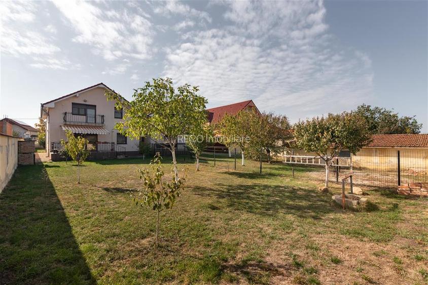Casa P+M cu 4 camere+living+loc de luat masa in Santion - 46