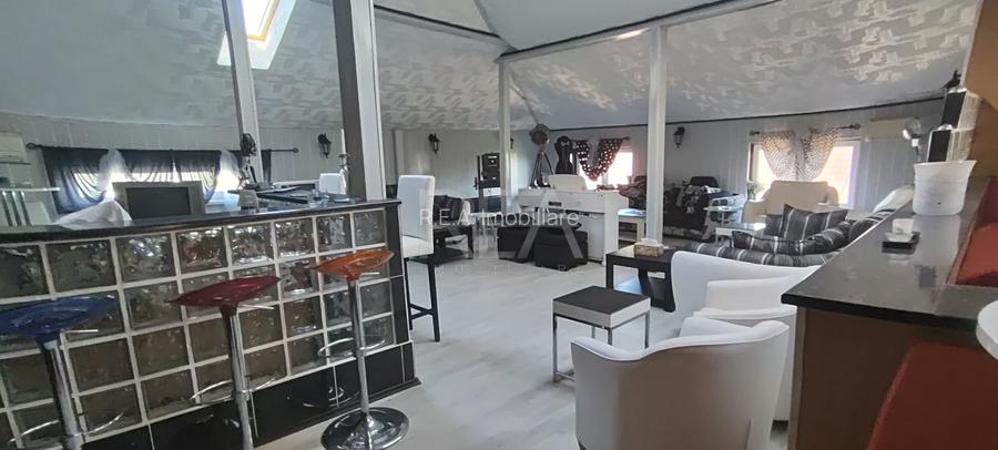 Vila superba 2012, P+1+M, 10+ camere, posibilitate business gradinita sau centru - 8