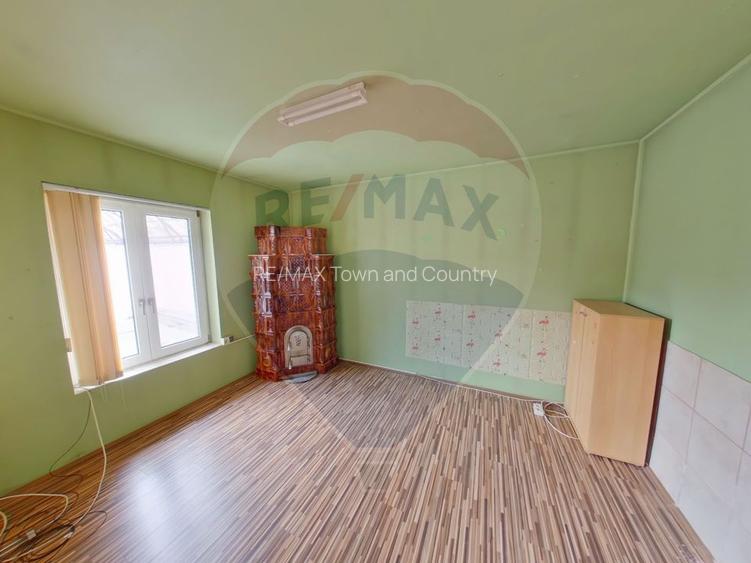 Casă / Vilă cu 16 camere de vânzare în zona Bobâlna - 26