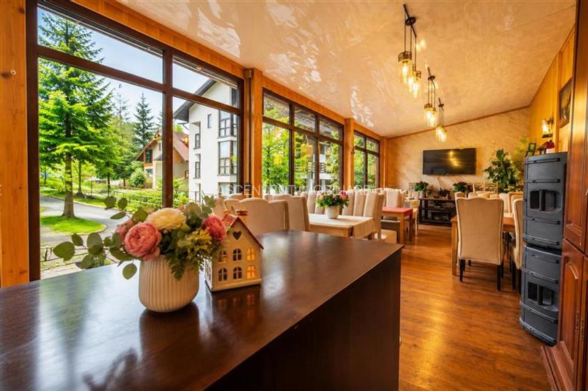 FILM! Un spatiu pretios pentru rezidenta si ospitalitate, Central, Poiana Brasov - 12