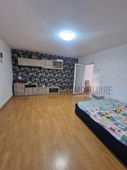 Casa individuala + curte | 5 camere | metrou 10 min.