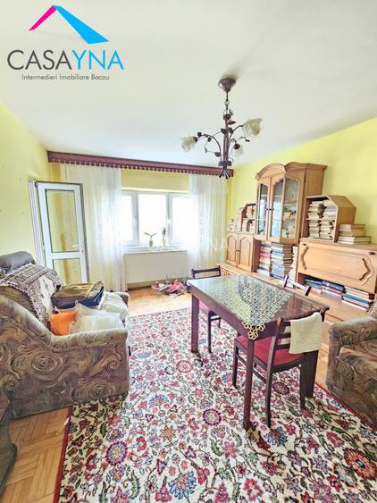 Decomandat- 2 camere, etaj 3, zona Nord - 2