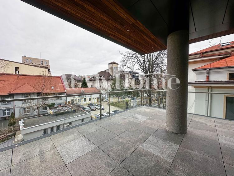 Superb apartament cu 4 camere, finisaje Lux, 2 terase, parcare, paza - 13