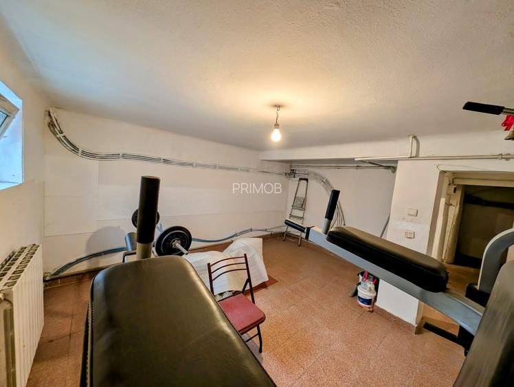 Unirii,D+P+E+M,Parc Carol,postbelic,renovata,semineu,plansee beton,curte-parcare - 13