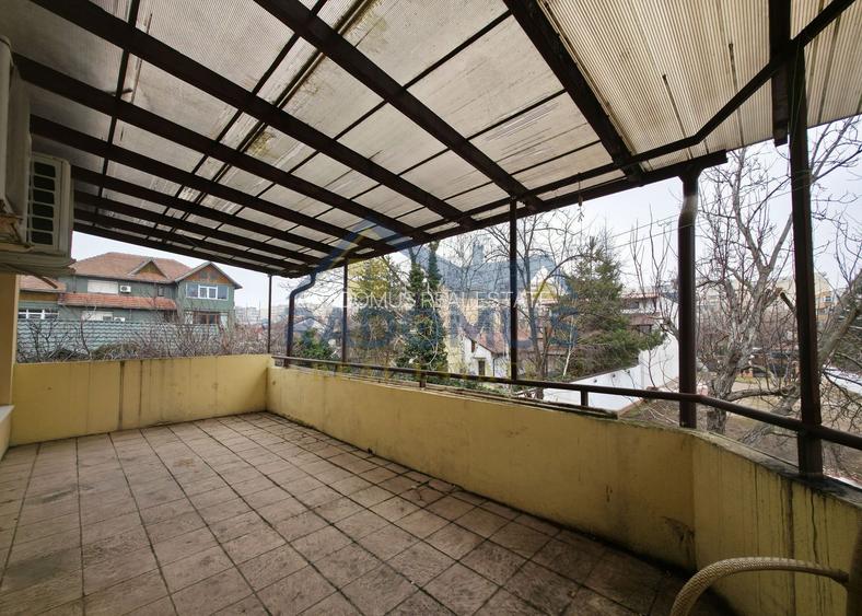 Vilă spațioasă, central, ideală pentru activități comerciale/birouri - 25